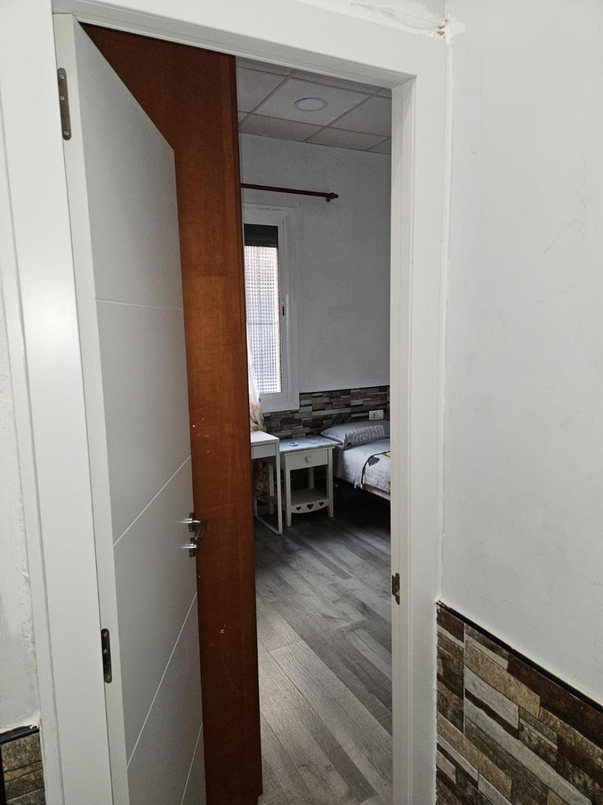Habitacion Doble Con Bano Privado L'Hospitalet de Llobregat Kültér fotó